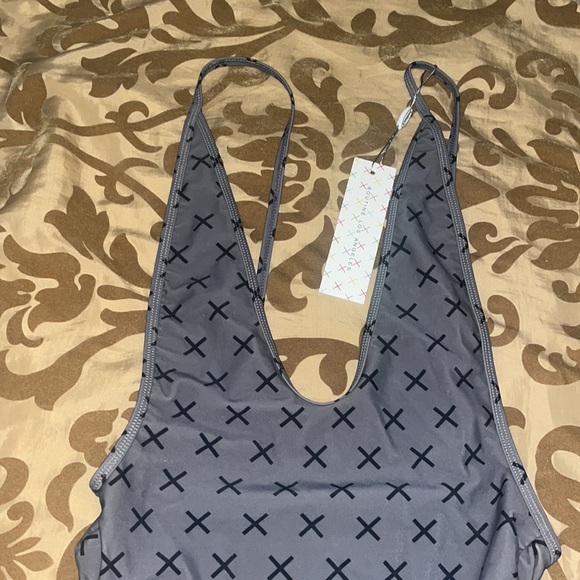 β π€ ββ’ π
 Boutine LA x LoGo Vibes π
β’ π€βπ€ - Picture 3 of 9